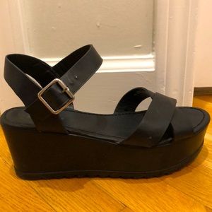 Black platform sandals